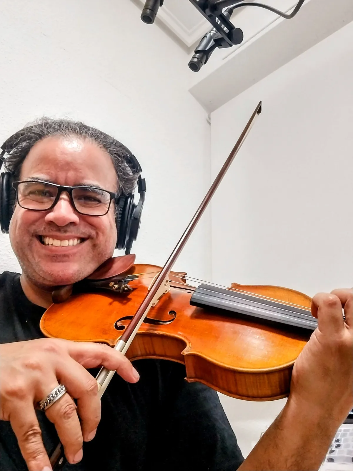 do professional violinist for any genre high quality recordings 24 hours